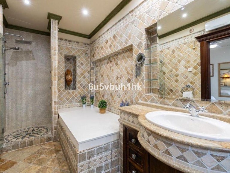 Villa for Sale in Fuengirola, Malaga 22