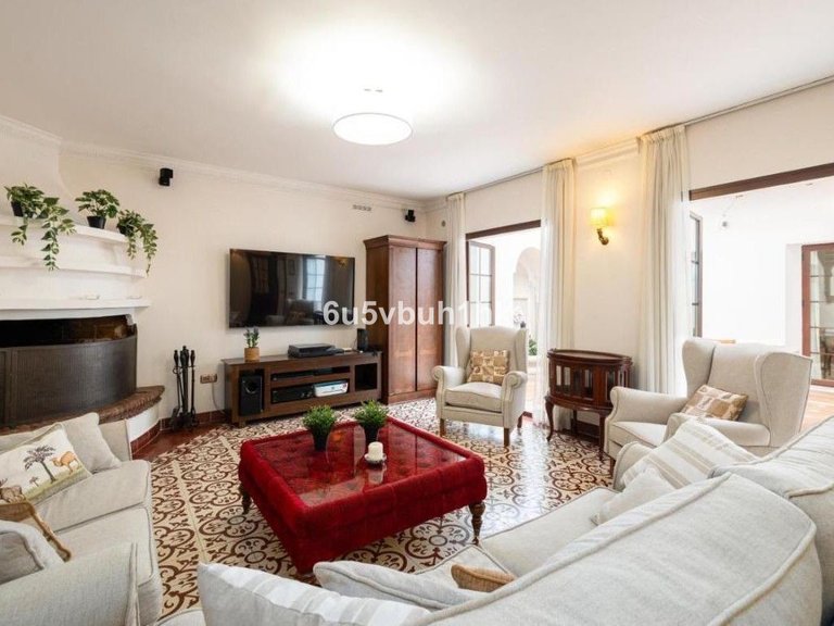 Villa for Sale in Fuengirola, Malaga 3