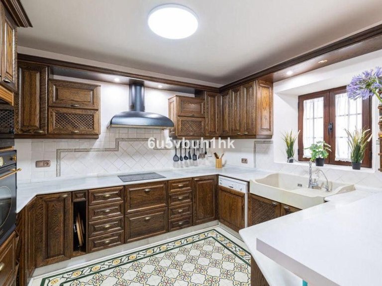 Villa for Sale in Fuengirola, Malaga 4