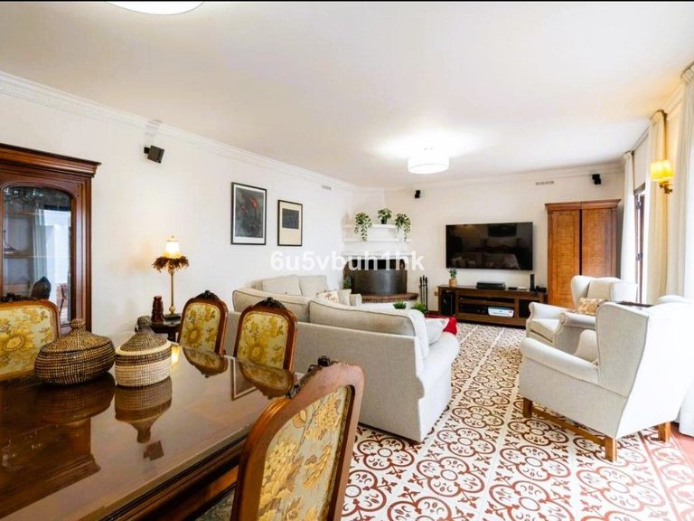 Villa for Sale in Fuengirola, Malaga 5