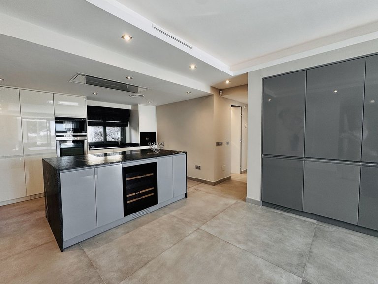 Apartment for Sale in Los Flamingos, Malaga 12