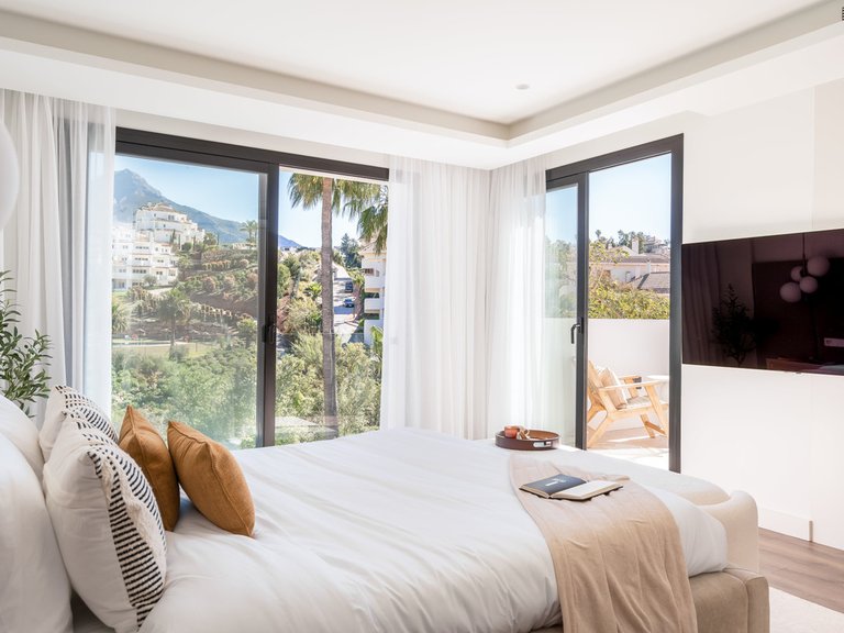 Villa for Sale in Nueva Andalucía, Malaga 16
