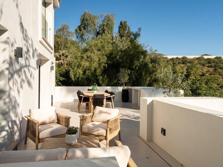 Villa for Sale in Nueva Andalucía, Malaga 27
