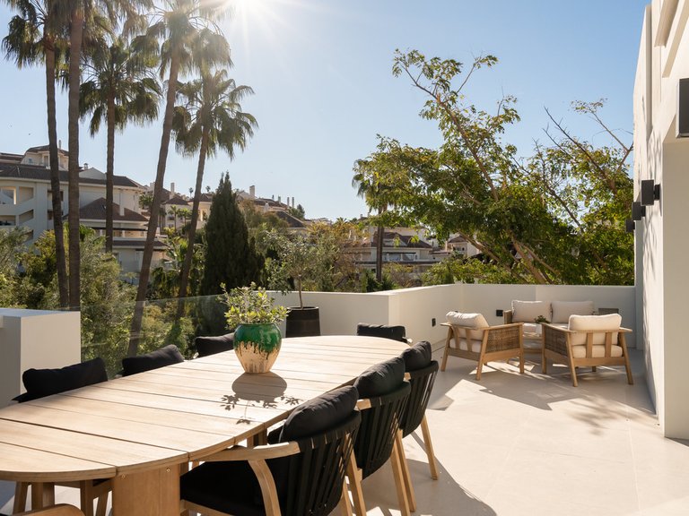 Villa for Sale in Nueva Andalucía, Malaga 3