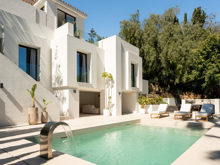 Villa for Sale in Nueva Andalucía, Malaga 30