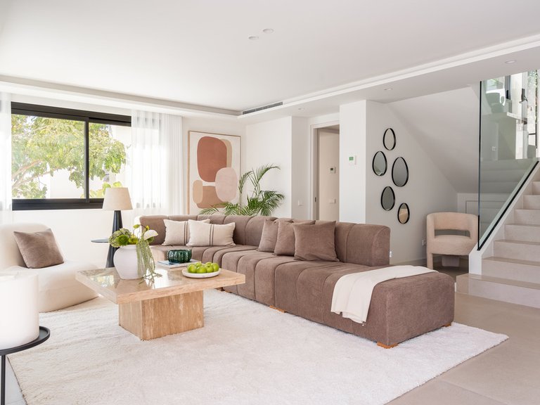 Villa for Sale in Nueva Andalucía, Malaga 5