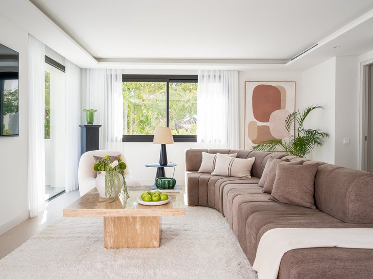 Villa for Sale in Nueva Andalucía, Malaga 6