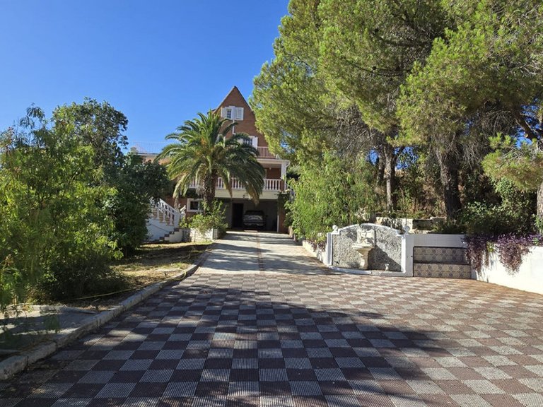 Villa for Sale in Alhaurín De La Torre, Malaga 2