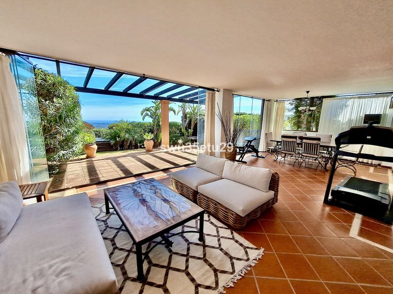 Apartment for Sale in La Mairena, Malaga 1