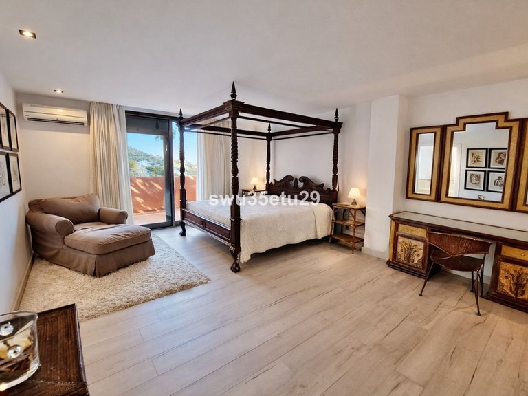 Apartment for Sale in La Mairena, Malaga 12