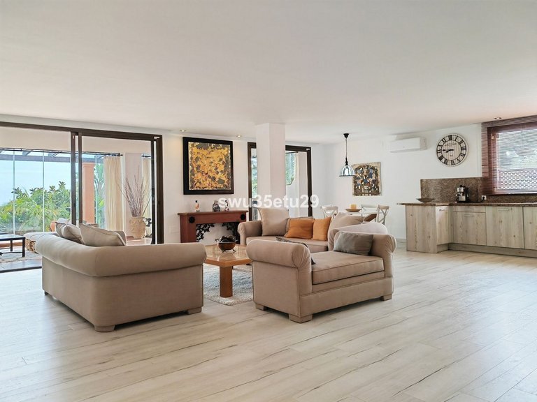 Apartment for Sale in La Mairena, Malaga 9