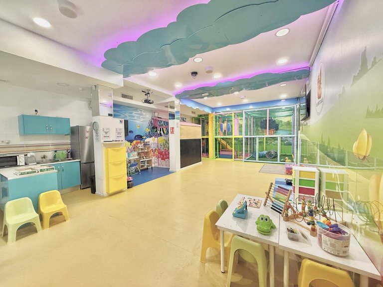 Commercial for Sale in Los Boliches, Malaga 1