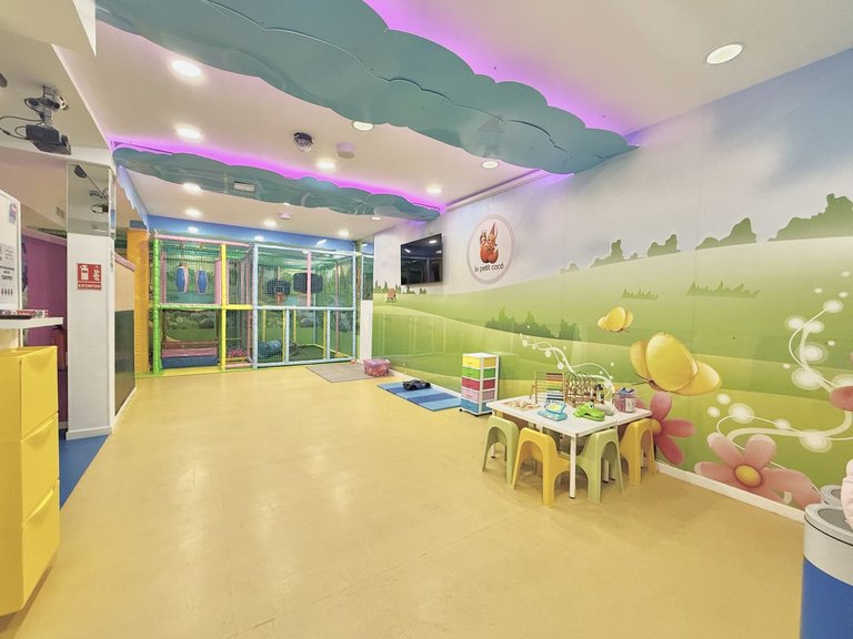 Commercial for Sale in Los Boliches, Malaga 6