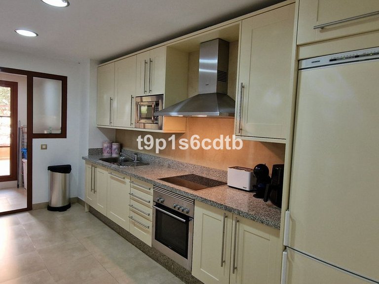 Apartment for Sale in Benahavís, Malaga 10