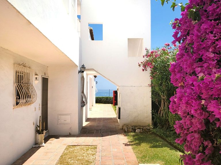 Apartment for Sale in Calahonda, Malaga 27