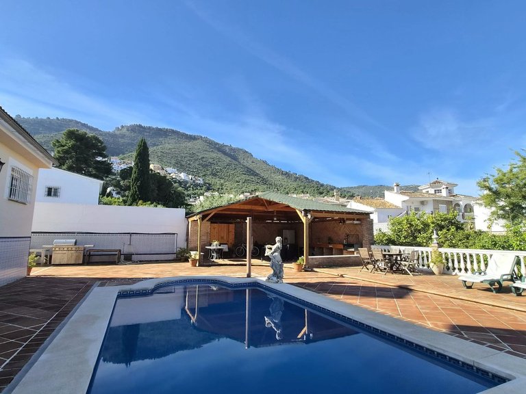 Villa for Sale in Alhaurín De La Torre, Malaga 8