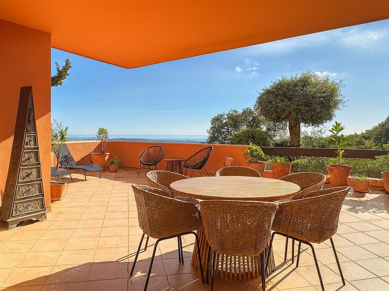 Apartment for Sale in La Mairena, Malaga 1