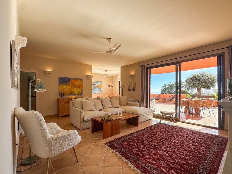 Apartment for Sale in La Mairena, Malaga 4
