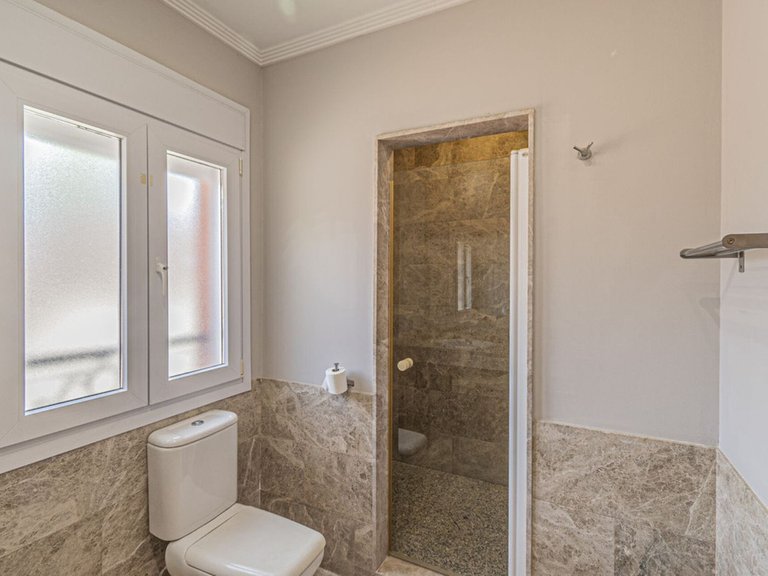 Villa for Sale in Marbella, Malaga 24