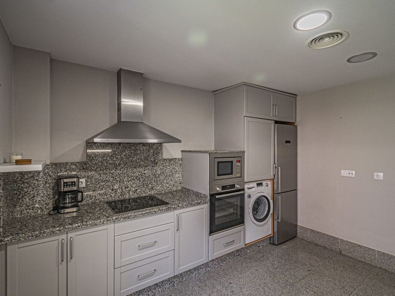 Villa for Sale in Marbella, Malaga 26