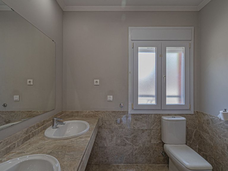 Villa for Sale in Marbella, Malaga 28