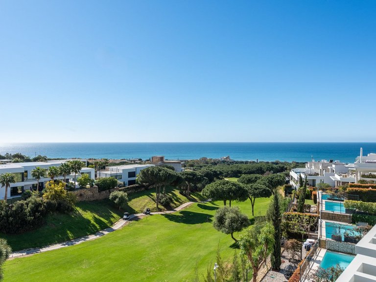 Villa for Sale in Cabopino, Malaga 23