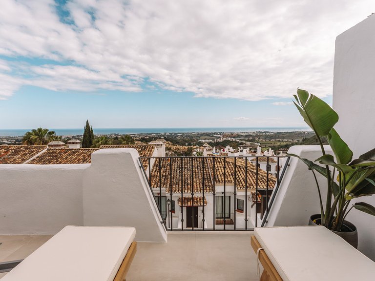 Villa for Sale in Los Arqueros, Malaga 1