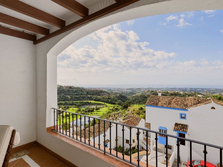 Apartment for Sale in Benahavís, Malaga 1