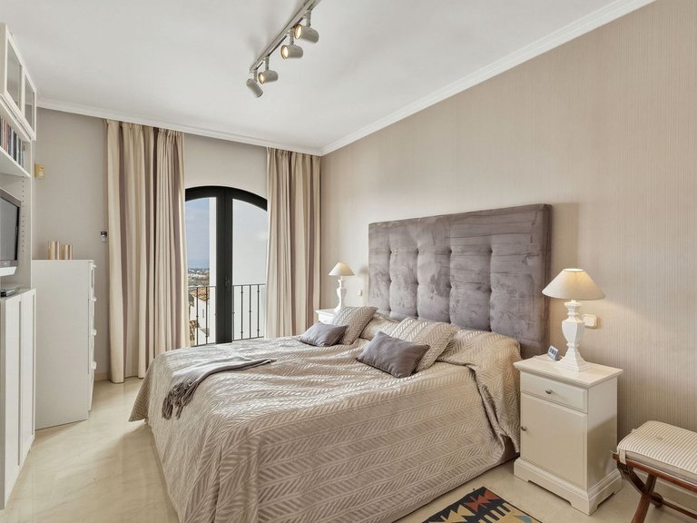 Apartment for Sale in Benahavís, Malaga 11