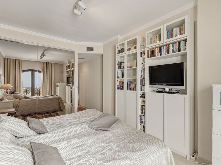 Apartment for Sale in Benahavís, Malaga 6