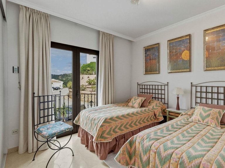 Apartment for Sale in Benahavís, Malaga 7