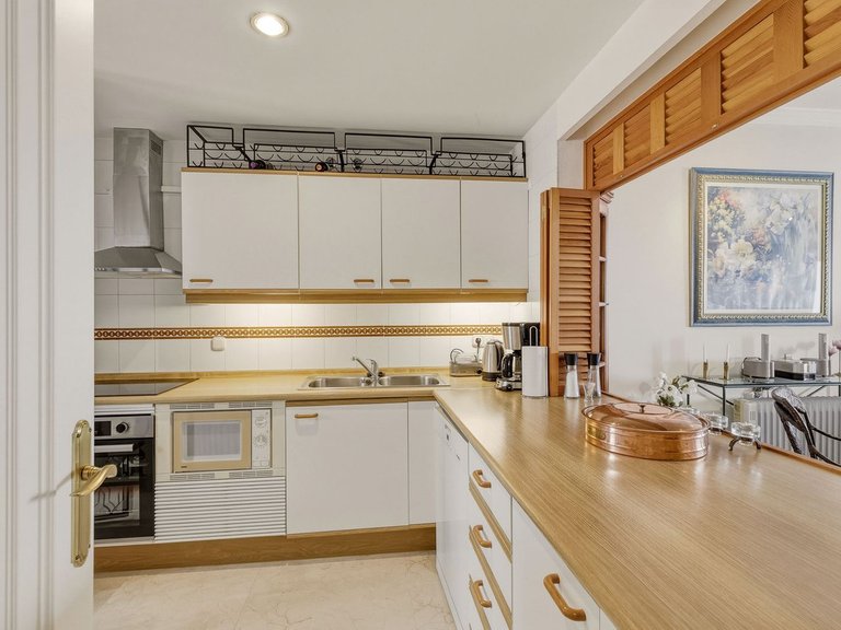 Apartment for Sale in Benahavís, Malaga 8