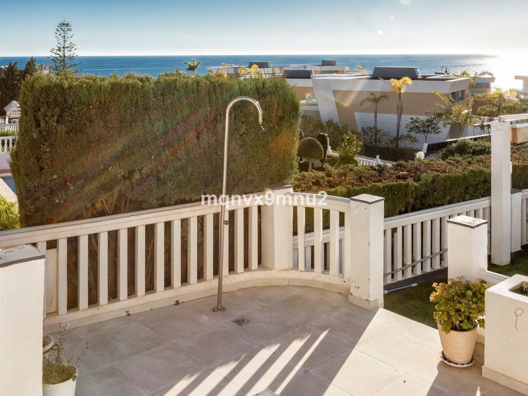 Villa for Sale in El Chaparral, Malaga 11