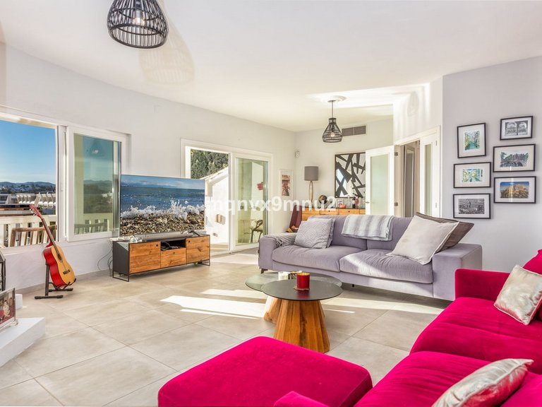 Villa for Sale in El Chaparral, Malaga 20