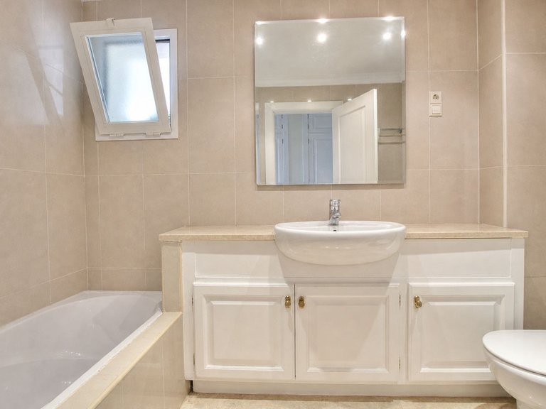 Apartment for Sale in Mijas Golf, Malaga 14