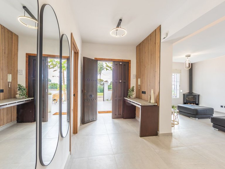 Villa for Sale in La Duquesa, Malaga 11