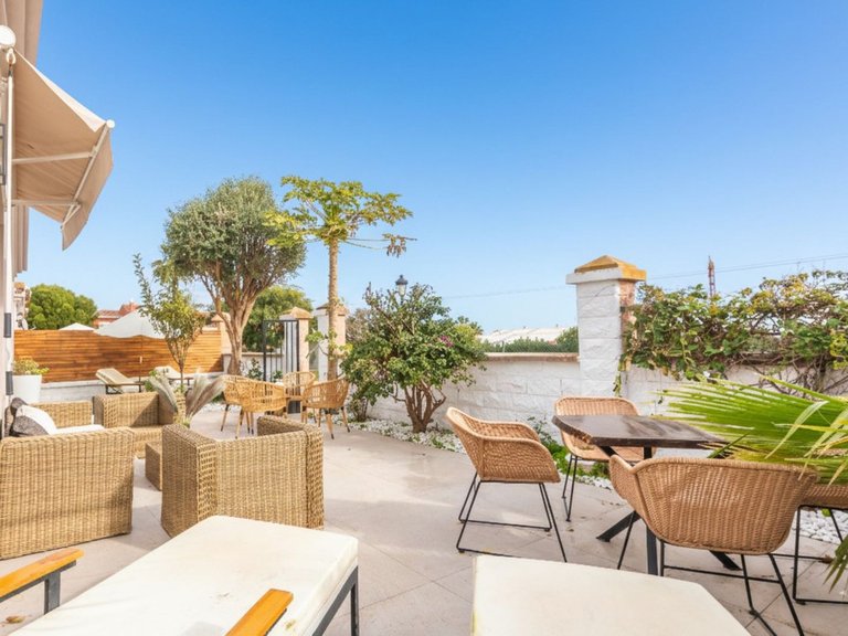 Villa for Sale in La Duquesa, Malaga 17