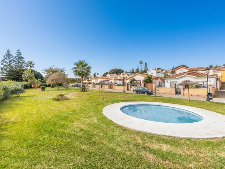 Villa for Sale in La Duquesa, Malaga 32