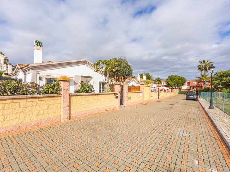 Villa for Sale in La Duquesa, Malaga 34