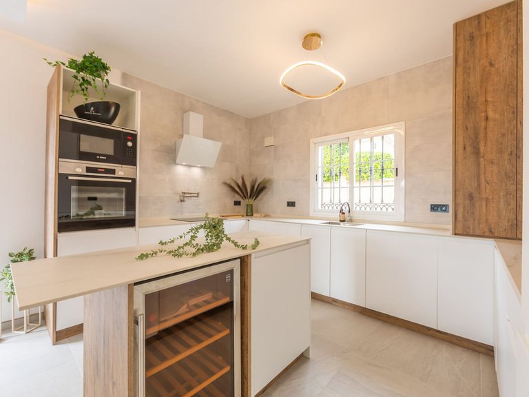 Villa for Sale in La Duquesa, Malaga 5