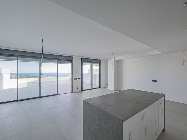 Apartment for Sale in Altos De Los Monteros, Malaga 9