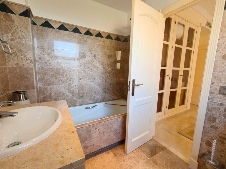 Apartment for Sale in San Roque Club, Cadiz 21
