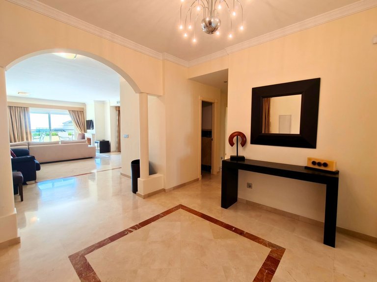 Apartment for Sale in San Roque Club, Cadiz 8