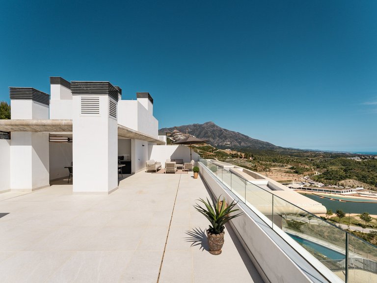 Apartment for Sale in Benahavís, Malaga 38