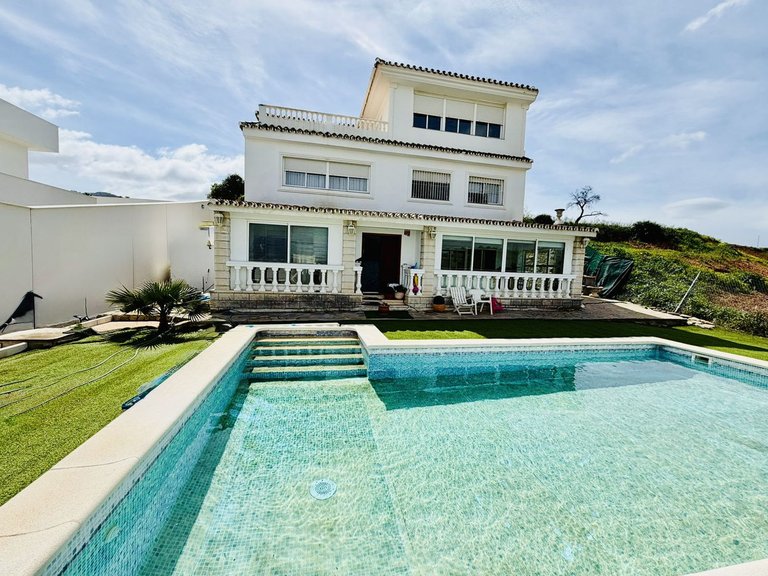 Villa for Sale in Alhaurín De La Torre, Malaga 2