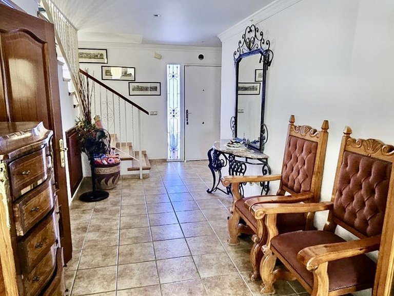 Villa for Sale in Alhaurín De La Torre, Malaga 5