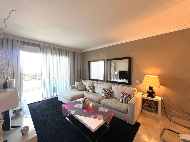 Apartment for Sale in Puerto Banús, Malaga 1