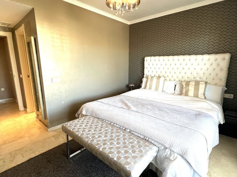 Apartment for Sale in Puerto Banús, Malaga 12