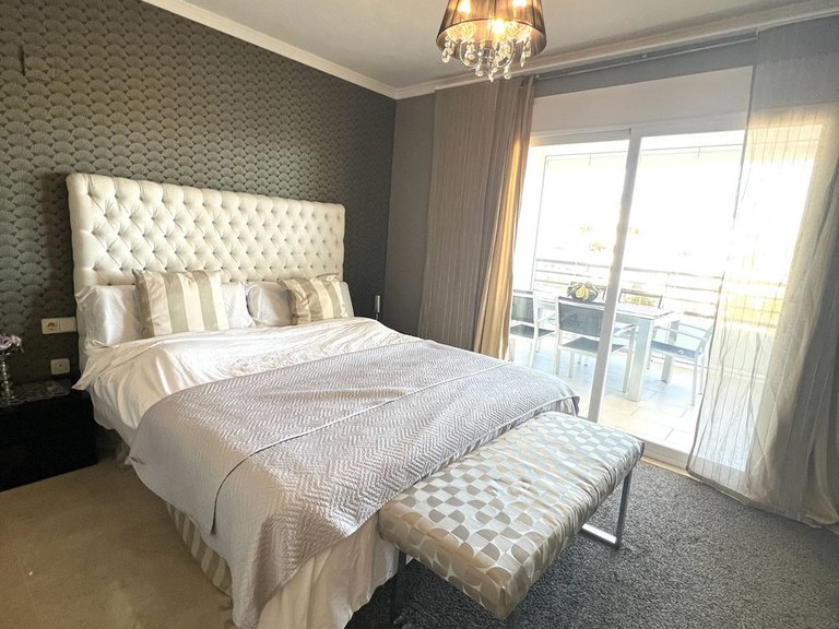 Apartment for Sale in Puerto Banús, Malaga 14