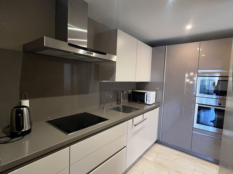 Apartment for Sale in Puerto Banús, Malaga 6